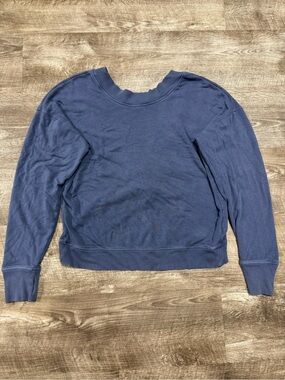 Offline by Aerie Twist Back Crewneck Size Medium